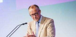 Germania, Merz eletto cancelliere al secondo turno con 325 voti favorevoli