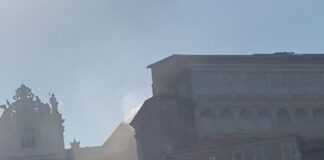 Fumata bianca, eletto il nuovo Papa