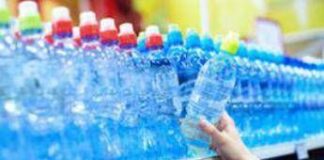 Acqua in bottiglia, test boccia 6 marche su 21: livelli eccessivi inquinante Tfa