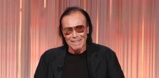 Antonello Venditti, l’omaggio a Mara Venier: “Sei strana per questo mondo”