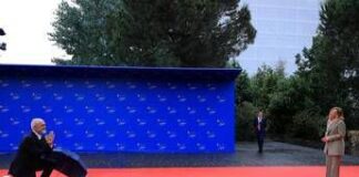 Arriva Meloni e Rama si inginocchia: “Edi, smettila” – Video