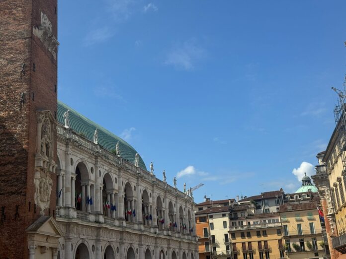 Bandiere+europa+4 giornata dell'europa basilica imbandierata