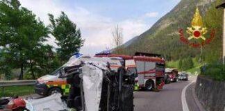 Belluno, incidente mortale sull’Alemagna: scontro tra moto e tre auto