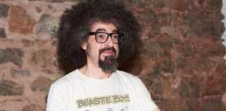 Caparezza torna in concerto dopo quattro anni, l’annuncio a sorpresa
