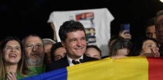 Chi è Nicusor Dan, il sindaco diventato presidente della Romania