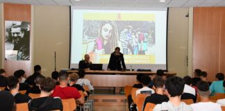 Polizia di Stato di Vicenza all’Istituto San Gaetano per la campagna informativa sulla Giornata internazionale dei bambini scomparsi Giornata Internazionale dei Bambini Scomparsi incontro al San Gaetano