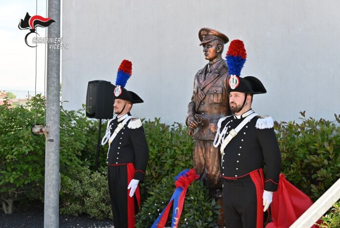 Diapositiva4 statua Attilio Franzan