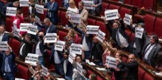 Dl sicurezza, via libera della Camera. Protesta opposizioni in Aula: “Decreto paura”