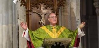 Elezione nuovo Papa, via al Conclave: chi è il cardinale Timothy Michael Dolan