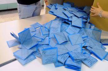 Elezioni comunali 2025: primi exit poll Genova, Matera, Ravenna e Taranto