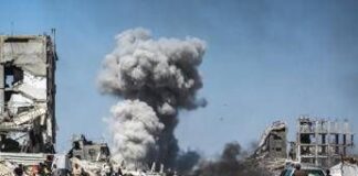 Gaza, media: 7 morti in bombardamento israeliano su ospedale