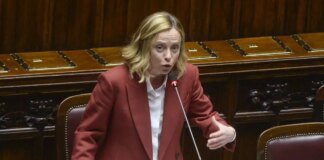 Meloni “Italia e UE devono rafforzare la difesa, spese militari al 2% del Pil nel 2025”
