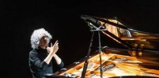 Giovanni Allevi, la scoperta della malattia: “Mi è crollato tutto, in bilico tra la vita e la morte”