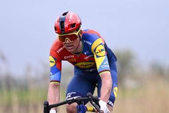 Giro d’Italia, Pedersen vince la terza tappa e torna in maglia rosa
