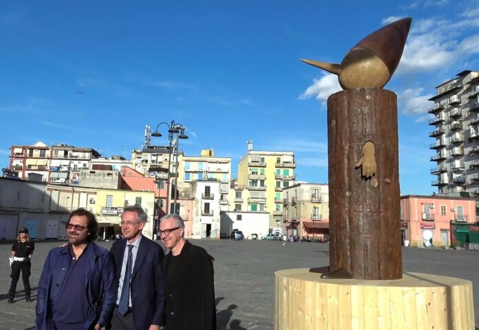 Inaugurato-il-Pinocchio-di-Jori-in-Piazza-Mercato-a-Napoli