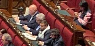 Kefiah e fantasmi in Aula alla Camera, Meloni non raccoglie e solo alla fine ‘sbotta’ con Schlein