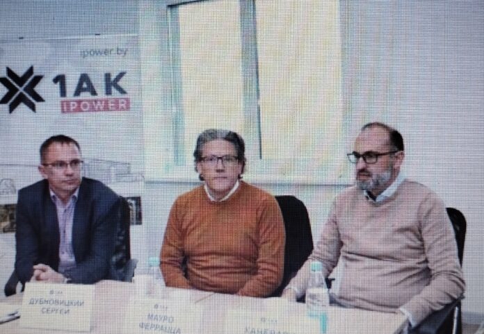 Mauro Ferrazza con clienti russi Mauro Ferrazza con clienti russi