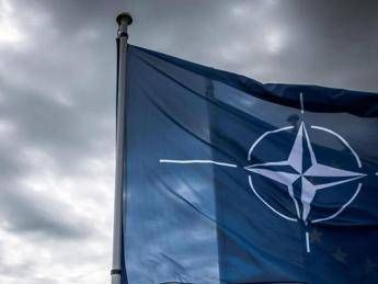 Nato, Rutte chiede più soldi per difesa. Lituania: “Armarsi o imparare il russo”