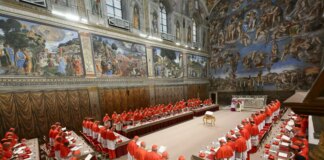 Papa Leone XIV nella Cappella Sistina presiede la prima messa con i cardinali “So che posso contare su di voi”