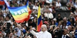 Papa Leone XIV: “Dolore per Gaza, consentire ingresso aiuti” Papa Leone XIV in un bagno di folla