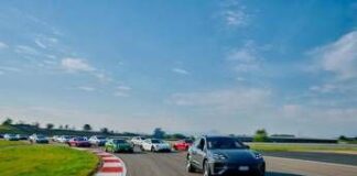 Porsche lancia il Registro Italiano E-Motion, club elettrico unico al mondo