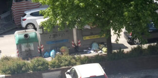 Schio, sanzioni in arrivo per chi ha abbandonato rifiuti in zona piazzale Baracca: identificati con la fototrappola Schio, sanzioni per abbandono di rifiuti