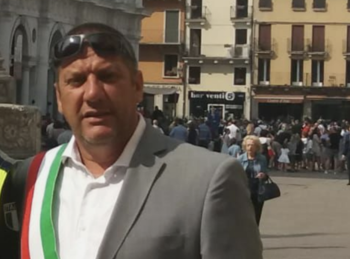 Sindaco di Grumolo delle Abbadesse, Andrea Turetta, presidente della Consulta Piccoli Comuni di ANCI Veneto. Sindaco di Grumolo delle Abbadesse, Andrea Turetta, presidente della Consulta Piccoli Comuni di ANCI Veneto.