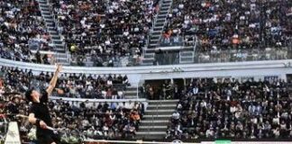 Sinner, un braccio di ferro arancione e il tifo per… Ruud: cori e cartelloni al Foro