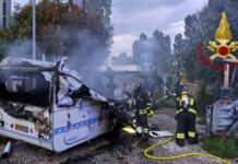 Torri di Quartesolo, Vigili del fuoco: incendio attorno alle 20:30 di sabato in un campo rom: distrutta una roulotte in via Boschi Torri di Quartesolo, Vigili del fuoco intervengono per incendio