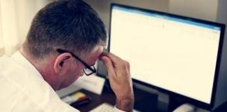 Troppo lavoro cambia il cervello: lo studio