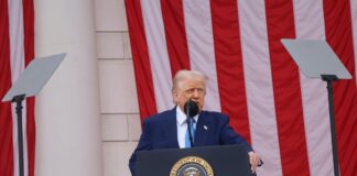 Trump critica Biden al Memorial Day “Attraversati quattro anni duri”
