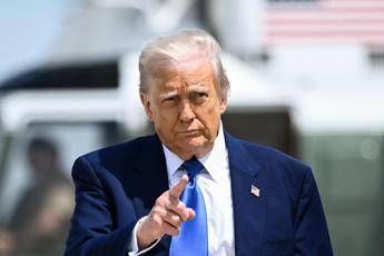 Trump congela dazi per Ue fino al 9 luglio: “von der Leyen ha chiesto proroga, ho detto sì”