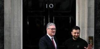 Ucraina, Londra vara 100 nuove sanzioni contro la Russia. Nuovo pacchetto dall’Ue