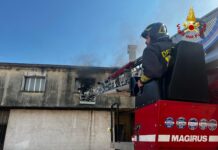 incendio casa disabitata