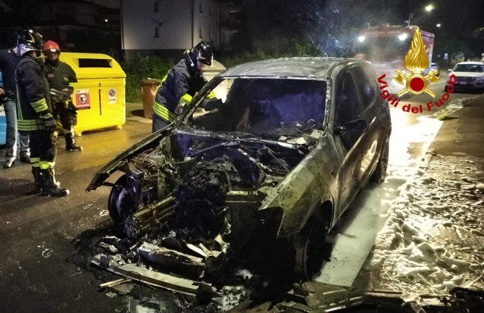 WhatsApp Image 2025-05-05 at 11.13.23 auto in fiamme a vicenza