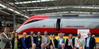 Le Officine Grandi Riparazioni di Vicenza diventano aula per 300 bambini delle primarie, a lezione di “Treno della Salute”  Treno della salute De berti
