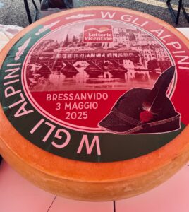 formaggio celebrativo alpini