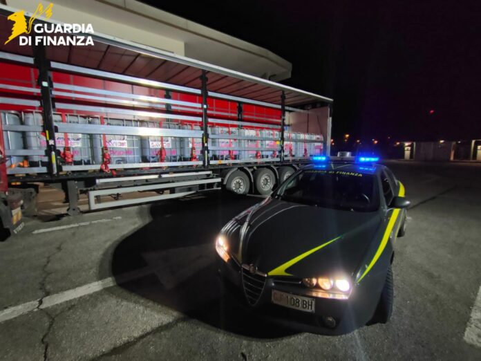guardia di finanza di treviso alcol etilico camion contrabbando traffico guardia di finanza di treviso alcol etilico camion contrabbando traffico