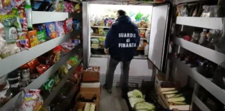 Altivole (TV): sequestrate 25 tonnellate di alimenti e bevande in magazzino abusivo Sequestro alimenti Altivole