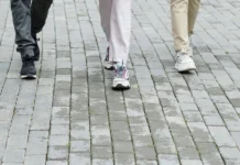 Meno traffico all’ora di entrare in classe: Vicenza lancia il progetto Scuol@bis per favorire carpooling, bicibus e pedibus progetto Scuol@bis per la mobilità sostenibile andando a scuola