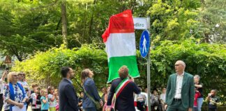 Vicenza, al Villaggio del Sole intitolata una via a padre Luigi Sodiro scoprimento targa in via sodiro a vilaggio del sole