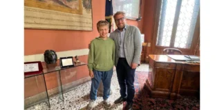 Aveva segnalato scritta offensiva: bambino ricevuto dal sindaco di Vicenza scritta offensiva San Bortolo.