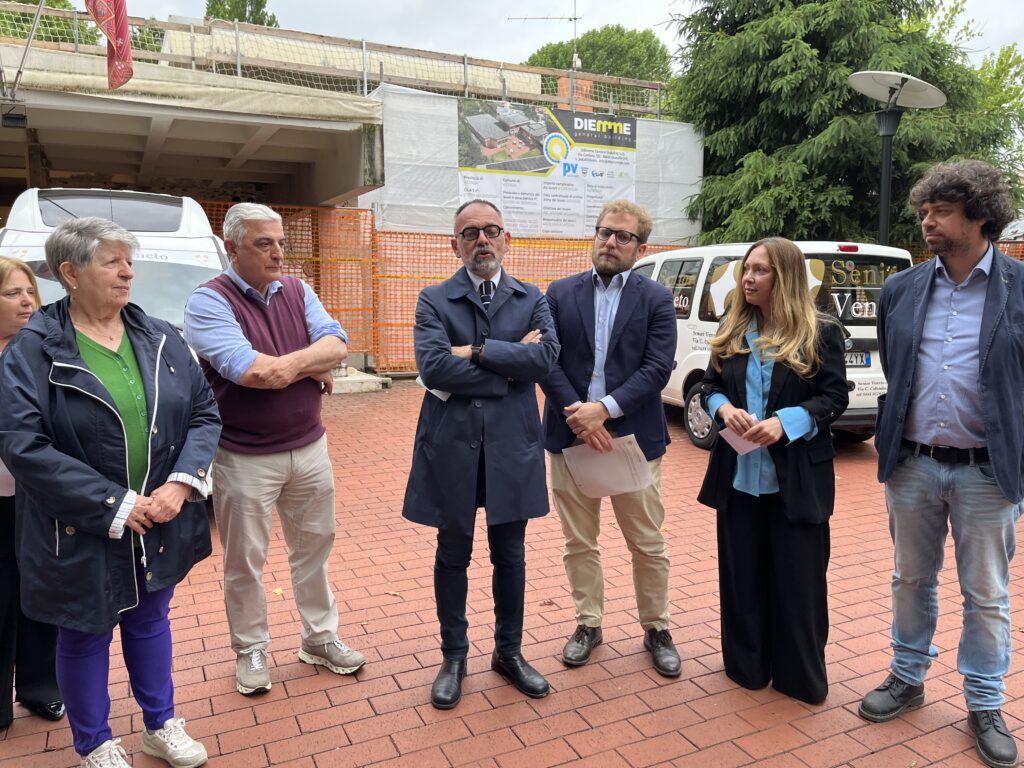 Sindaco e assessore sopralluogo al cantiere