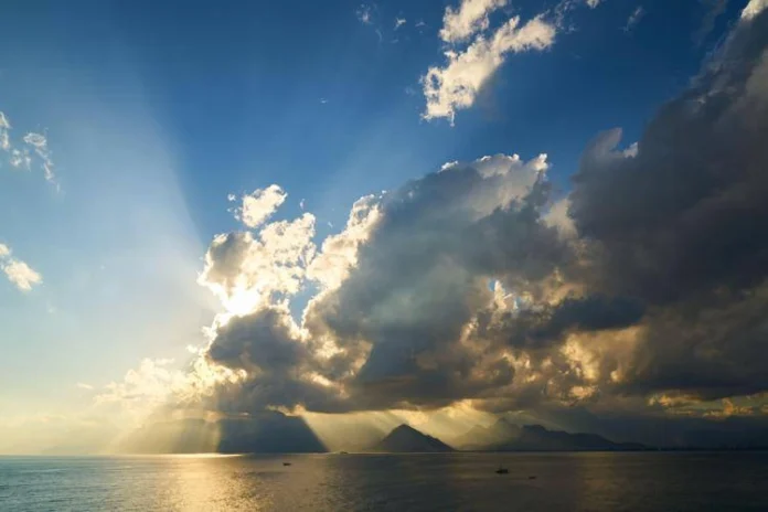 sole_nuvole_123rf_free caldo