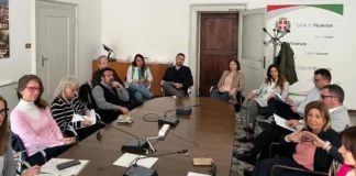 Tavolo del centro storico di Vicenza: si punta sulle vetrine dei negozi e grandi eventi tavolo centro storico vicenza