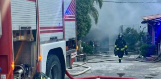 A Napoli in fiamme tre magazzini industriali