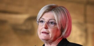 Nuove risorse per le madri lavoratrici con due o più figli, stanziati altri 180 milioni