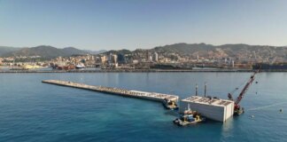 Diga Genova, affondato decimo cassone e completata prima metà colonne