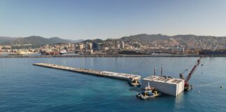 Diga Genova, affondato decimo cassone e completata prima metà colonne
