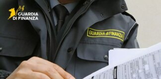 Denunciati 15 falsi broker siciliani per truffa milionaria, 4 rinviati a giudizio